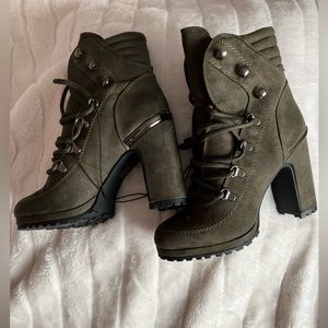 DKNY Women's Lenni Lace-Up Platform Block-Heel Boots Army Green